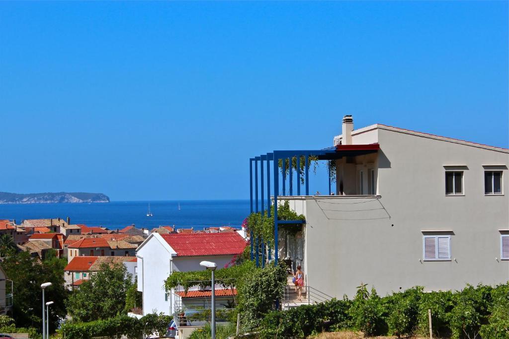 Apartments Zambarlin Komiža Eksteriør bilde
