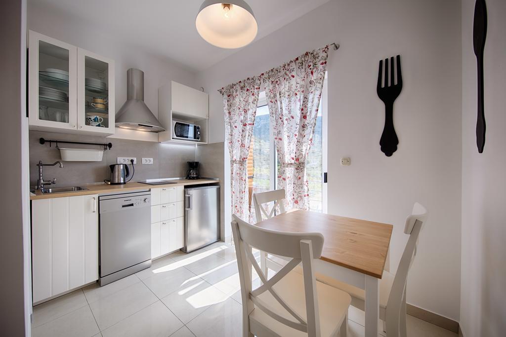 Apartments Zambarlin Komiža Eksteriør bilde