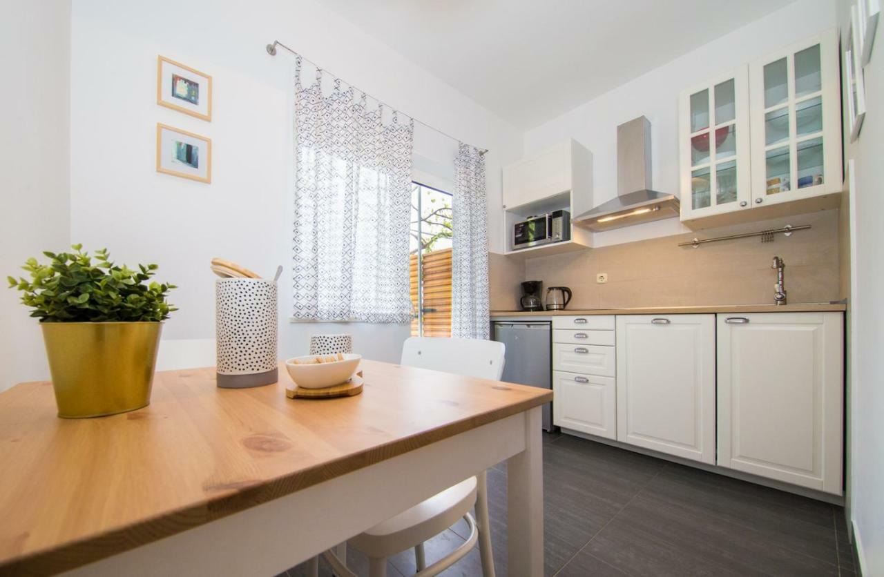 Apartments Zambarlin Komiža Eksteriør bilde