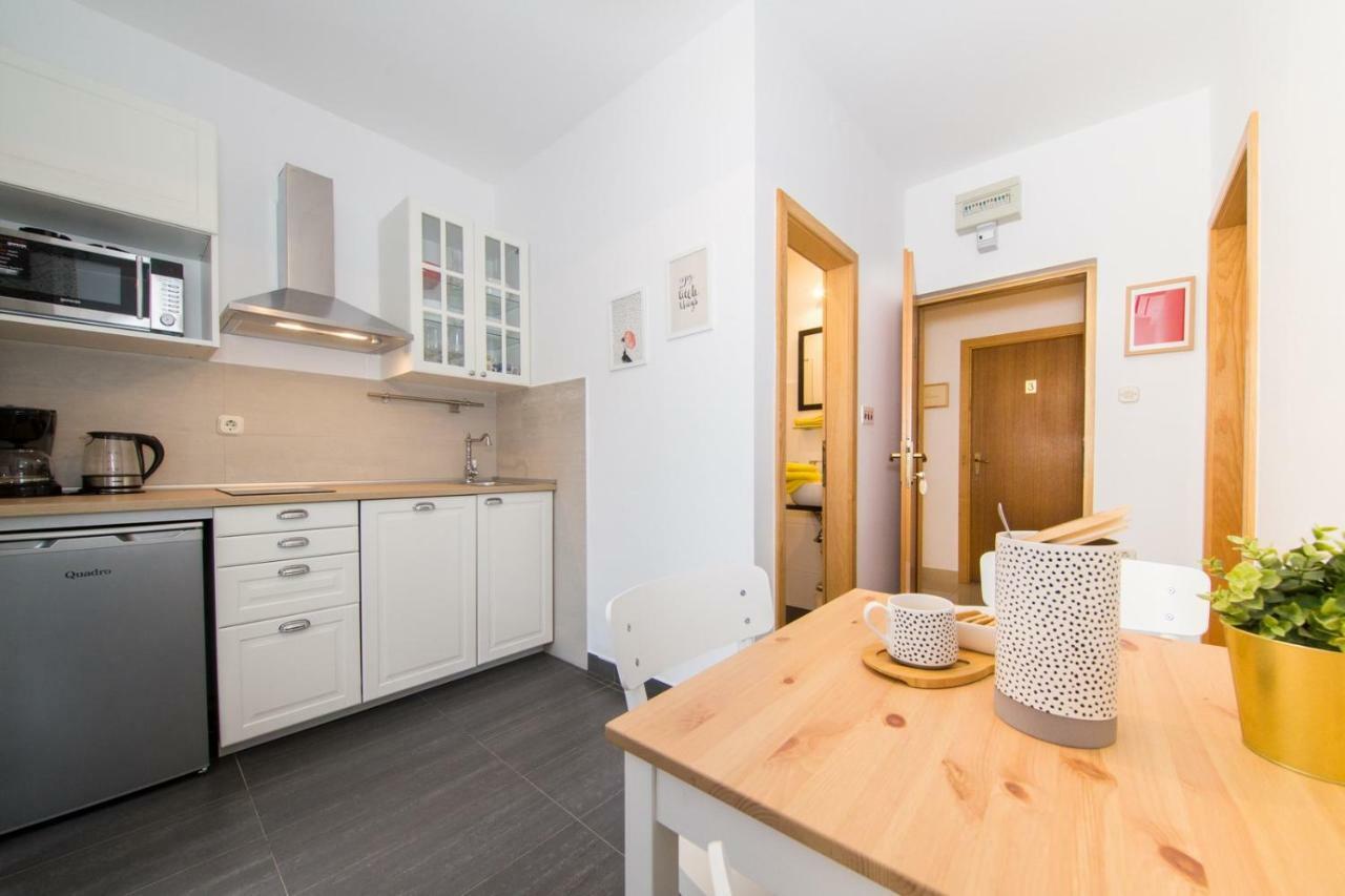 Apartments Zambarlin Komiža Eksteriør bilde